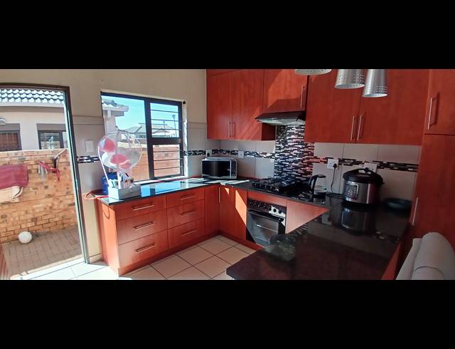 3 BEDROOM TOWNHOUSE FOR SALE IN MARELDEN